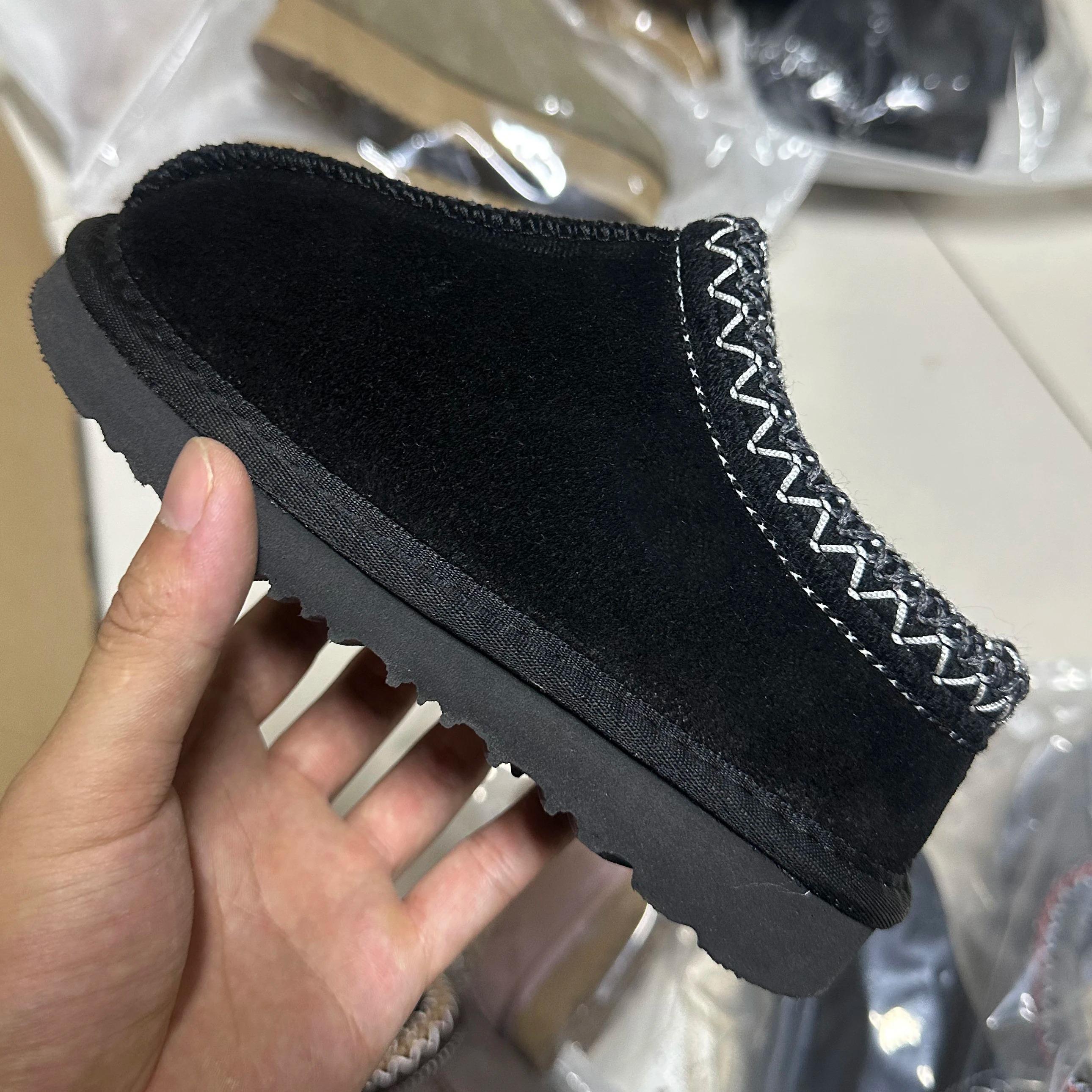 

Winter Kids Genuine Cow Leather Snow Boots New Design Toddler Fur Slippers Classic Ultra Mini Girls Boy Baby Low-top Warm Shoes 21 чёрный