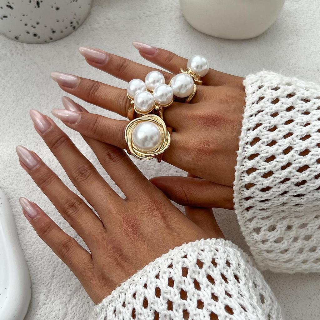 Baroque Metal & Pearl Ring Set: European-American Style