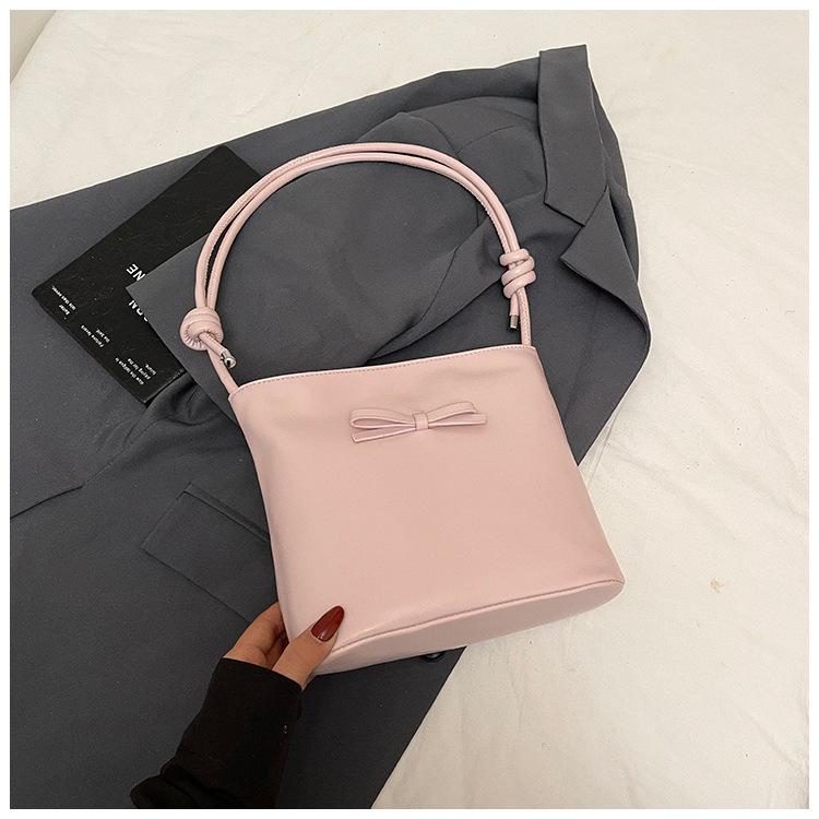 

Модная повседневная наплечная сумка, модная нишевая сумка под мышкой, новинка лета 2025 года, универсальная трендовая портативная сумка-ведро