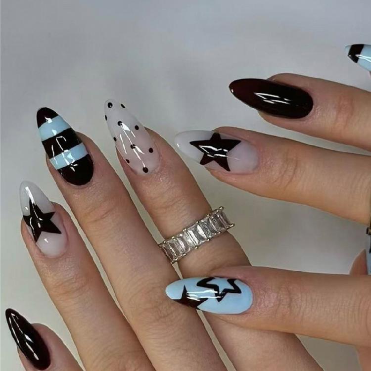 

24 шт. Светло-голубые Звезды Точки Глянцевые Накладные Ногти Средняя Миндалевидная Форма Накладные Ногти С Дизайном Безопасный Материал Для DIY Маникюра 1