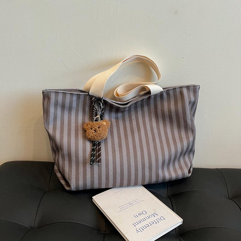 

Large capacity bag women 2025 new fashion commuter tote bag women ins small fresh class student tote bag no pendant