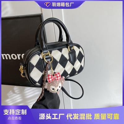 Autumn and Winter Niche Contrasting Color Bag Women's New Fashion Versatile Messenger Bag Portable Pillow Bag