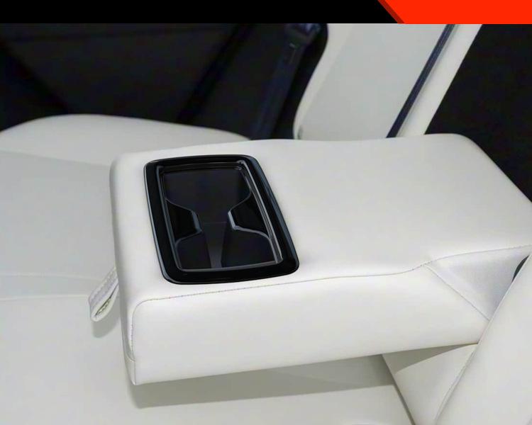 Dekorativer Rahmen für Getränkehalter im Fond für Toyota Rav4 (26 Modelle)