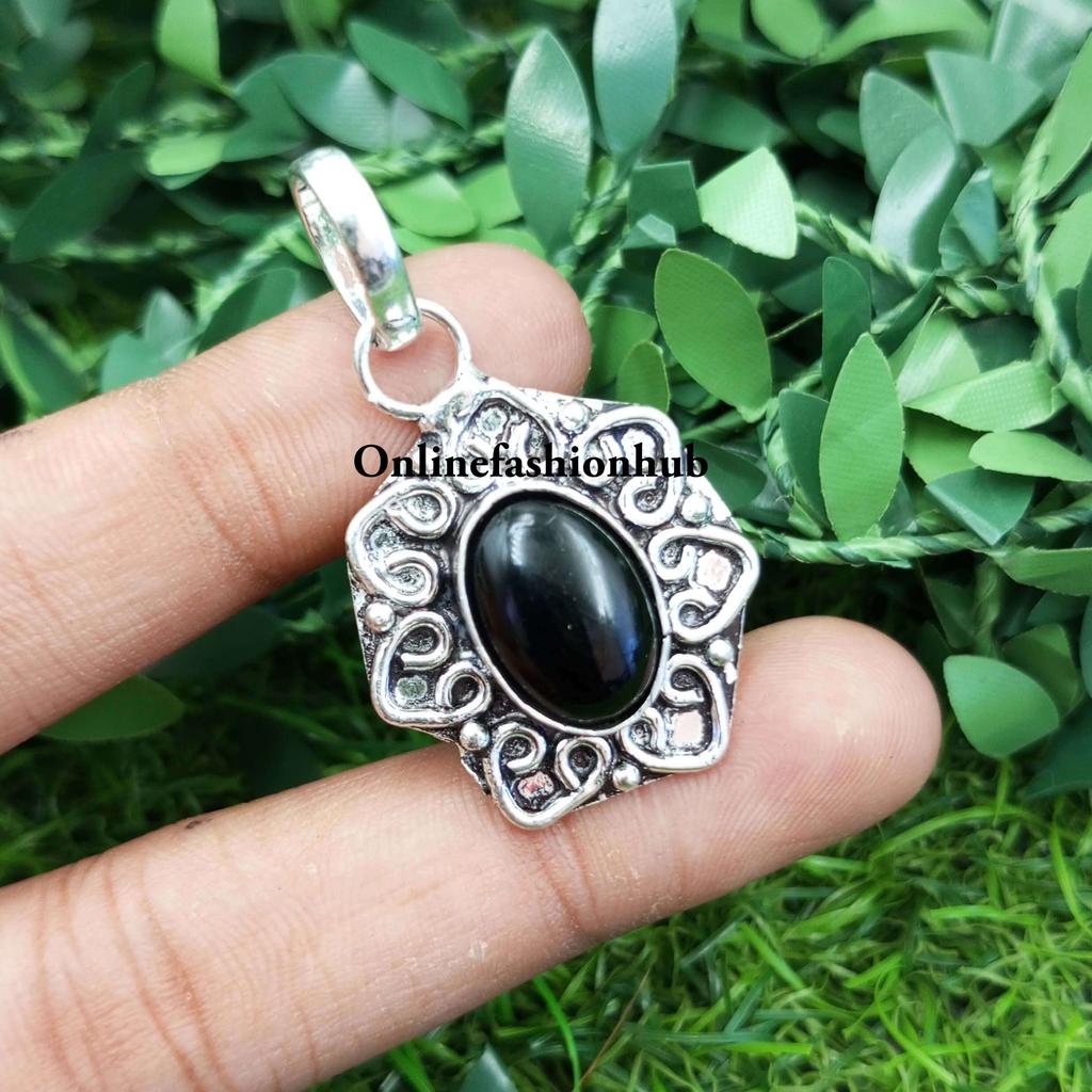 Black Onyx Gemstone 925 Sterling Silver Plated Gifted Pendant FPD-P71