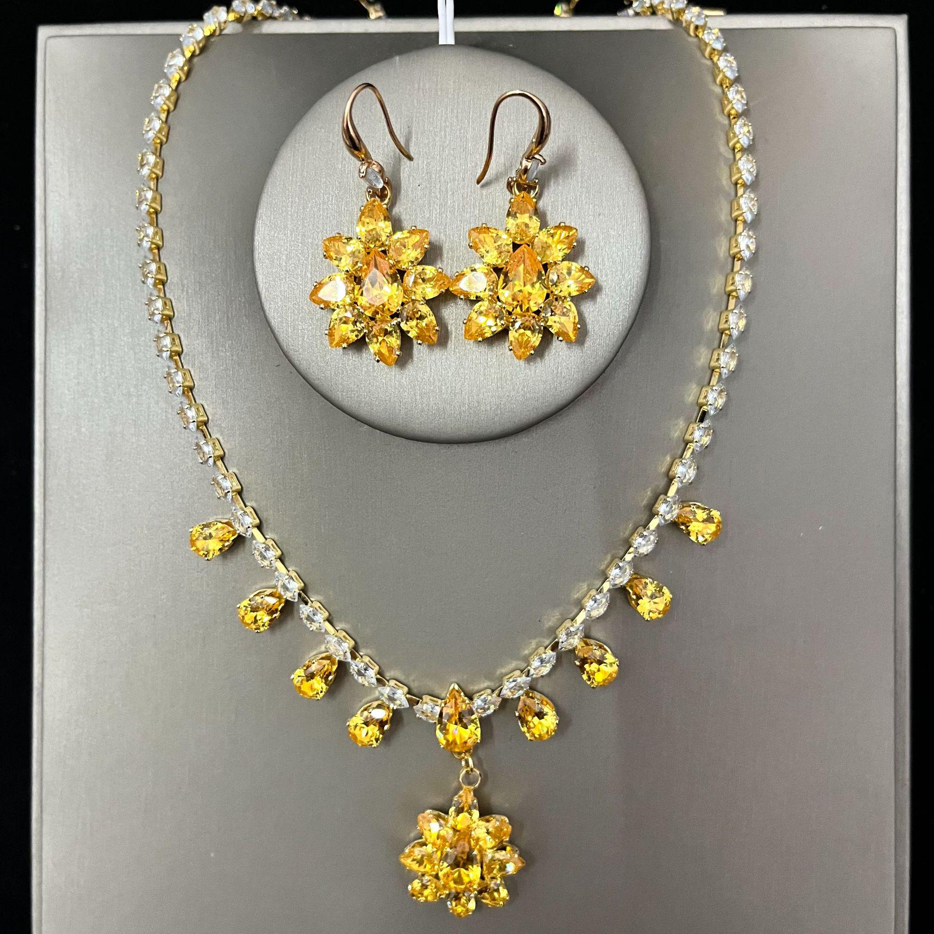 High-End Zirconia Earrings  Necklace Set, Sparkling Bridal Accessories with Alloy Earring Drops