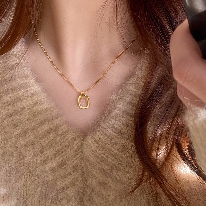 Elegant Minimalist Hollow Choker Necklace - Trendy Cool-Style Chain for Women