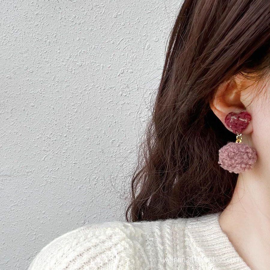 Curly Plush Heart Earrings: Trendy Autumn/Winter 2024 Design for Women