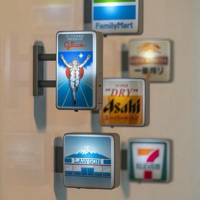1 adet Dotonbori Glico 711 Kawaguchi Gölü Kasabası Lawson Reklam Mağazası Tabela Işıklı Panolar Fotoğraf Noktası Buzdolabı Mıknatısı Sticker