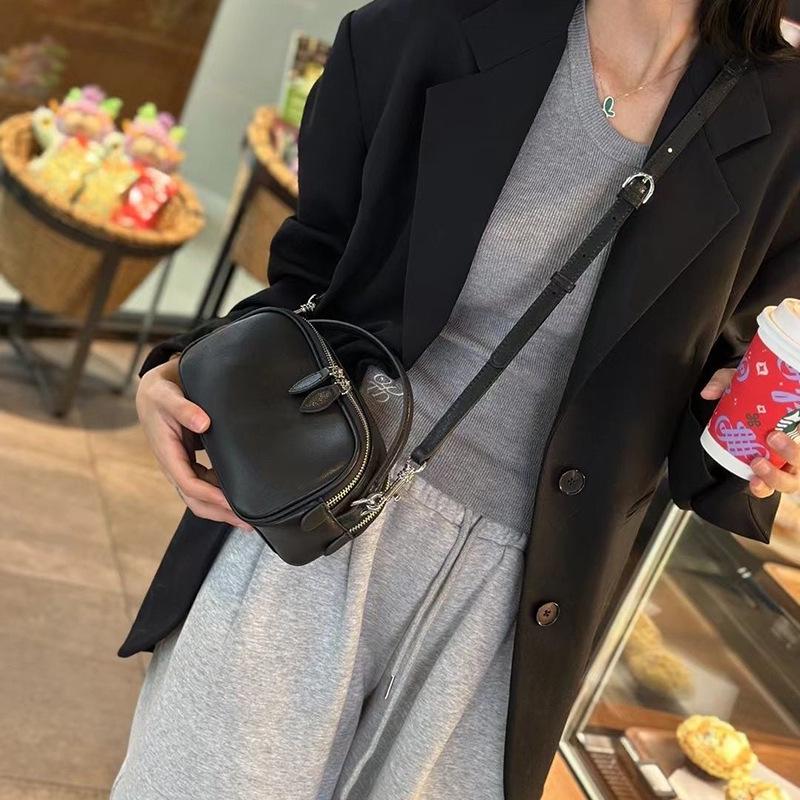 

2024 Летняя женская мягкая сумка через плечо из коровьей кожи с двойной молнией