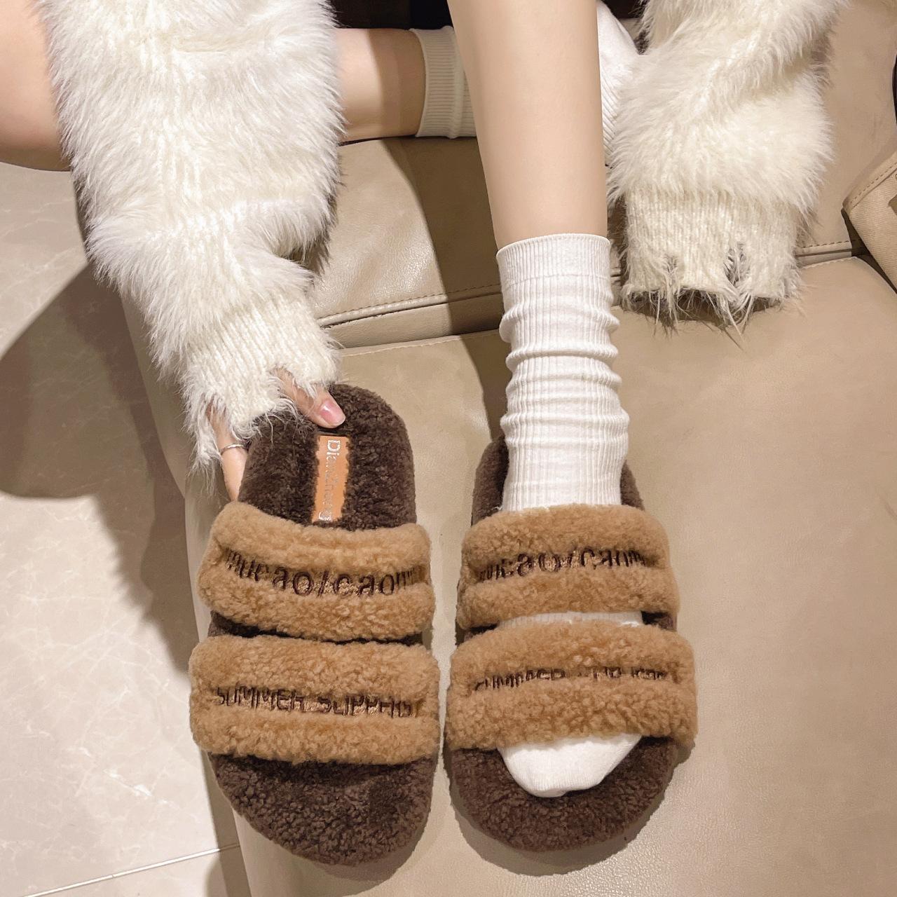 

Mao Mao slippers women s wear 2024 autumn and winter new Korean version of versatile letter home slippers one-word cotton slippers 40