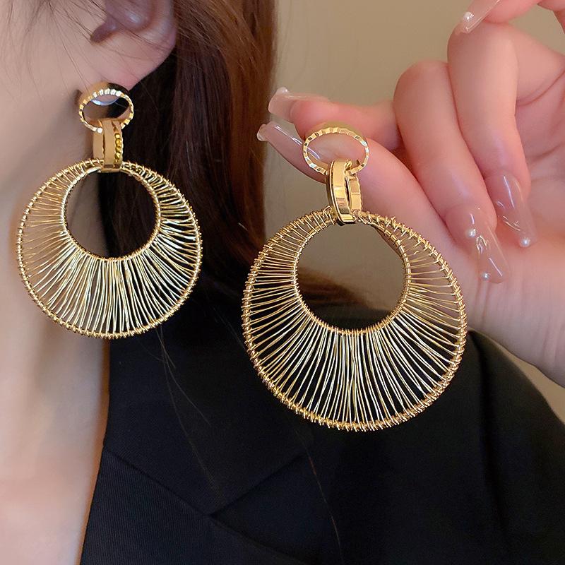 Exaggerated Hollow Circle Geometric Earrings Ins Fashionable High-end Earrings for Women