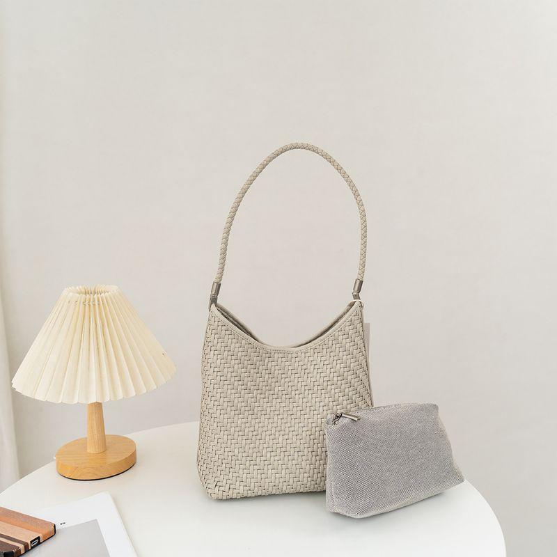 

Selin Weiss Niche Fashion Woven Bucket Bag Women 2025 New Versatile Casual Idle Style Commuter Minfall light gray