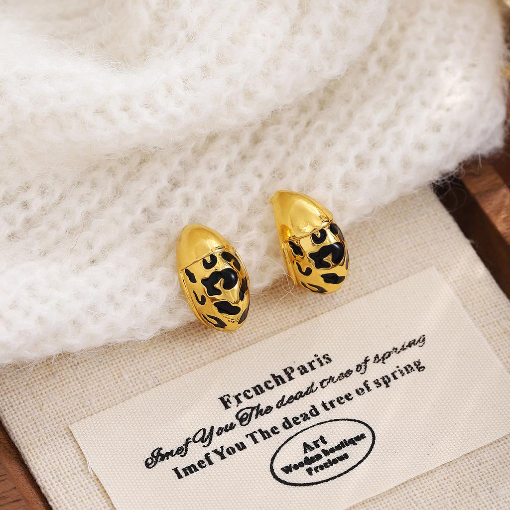 Gold Dripping Leopard Print C-Shaped Stud Earrings, Retro Light Luxury Fashion Niche Personality Earrings