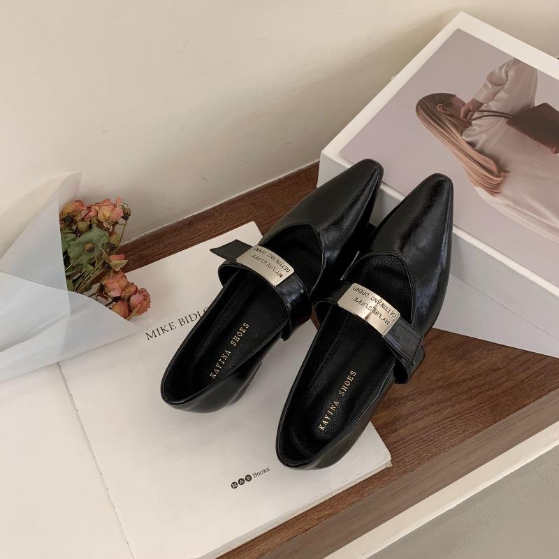 Fashion 2025 New Retro Square Toe High-heeled Flat Shoes with A Single Line and Shallow Mouth Patent Leather Mary Jane Shoes