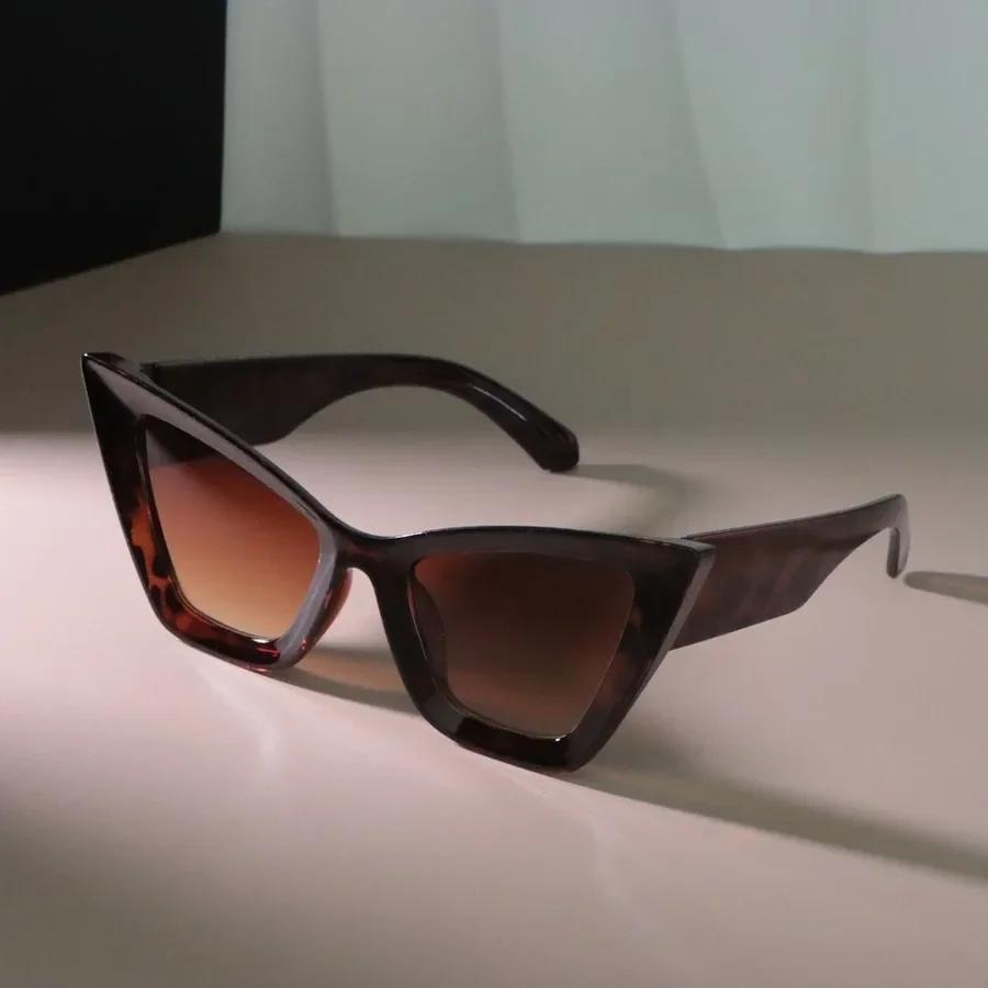 Stylish Cat Eye Sunglasses Women Men Vintage Brand Mirror Lens Simple Sun Glasses Female Male Cool Colors