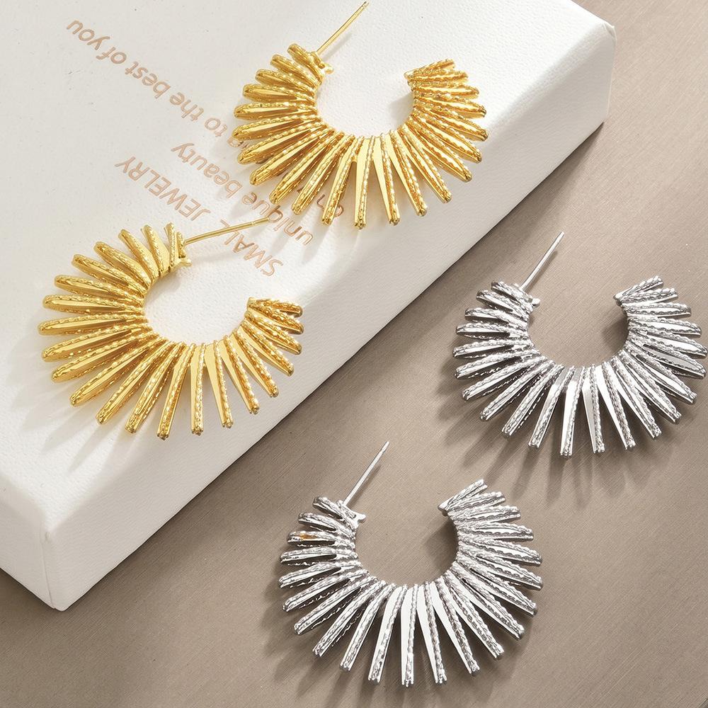 New sunflower gold and silver two-color high-end earrings, European and American style metal earrings, fan-shaped light luxury heavy industry earrings
