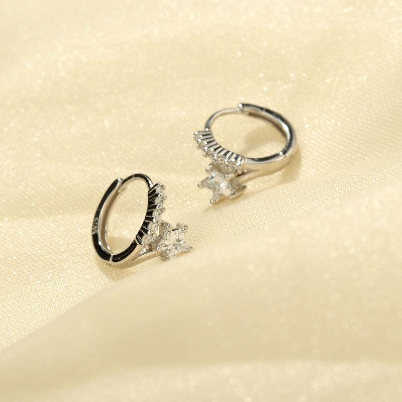 

Light Luxury Small Star Ear Buckle Small Mini Earrings Versatile Temperament