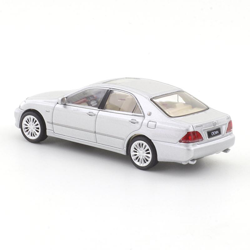 JKM 1/64 Toyota Crown 12th Generation Sedan Car Alloy Toys Motor Vehicle Diecast Metal Model Kids Xmas Gift Toys for Boys