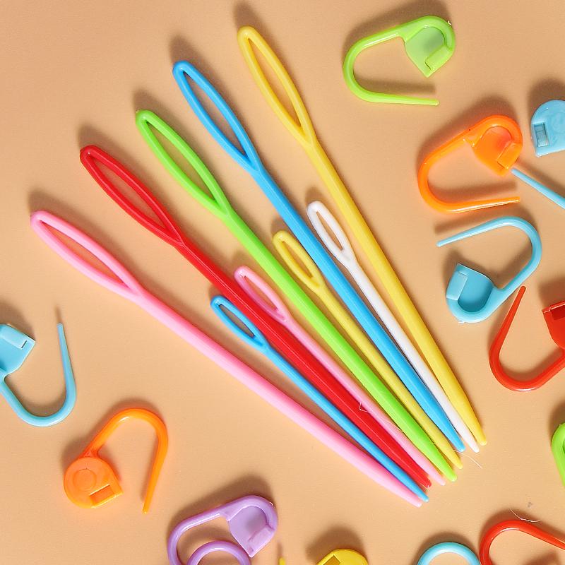 Colorful Hand-Woven Crochet Accessories: Plastic Stitch Markers, Darning Needles, Crochet Hooks, Safety Pins, Anti-Unraveling Pins.