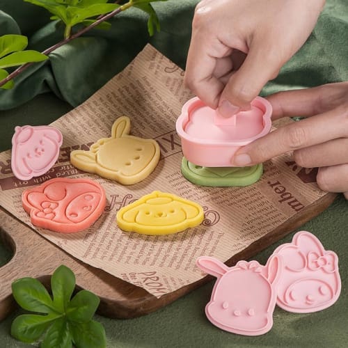 Set of 8 YAYAMIYA Cookie Cutter, DIY Biscuit Baking Tools, Press-Type, Perfect for Baking, Kitchen, Kids, Prizes, Lunch Boxes, and More. Popular As a