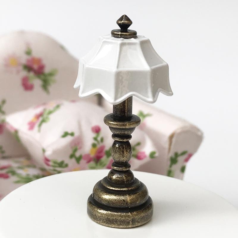 Miniature Dollhouse Table Lamp LED Desk Model Mini Light Decoration Children's Toy Dollhouse Play Accessories for Mini House Bedroom Pack of 2