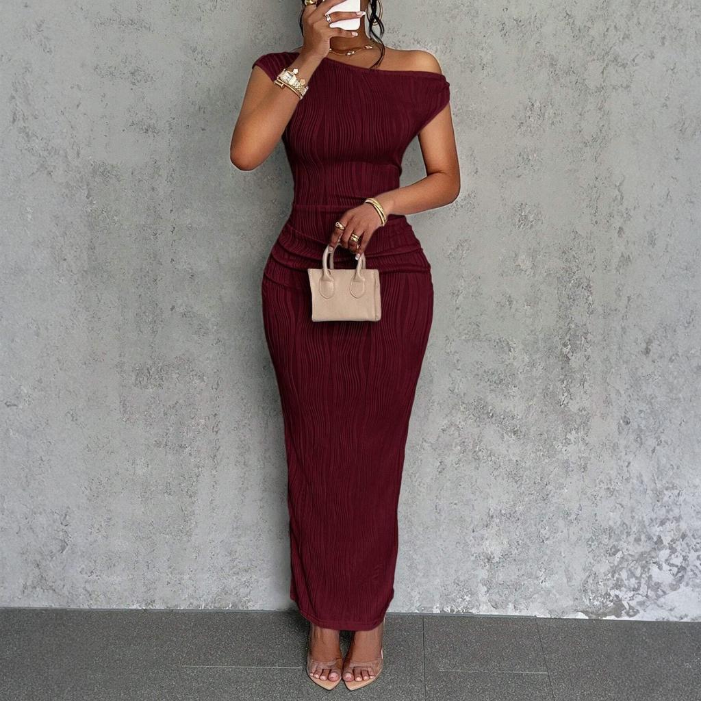 Women's Summer Fashion Solid Color Sloping Shoulder Slim Fitting Date Party Dress