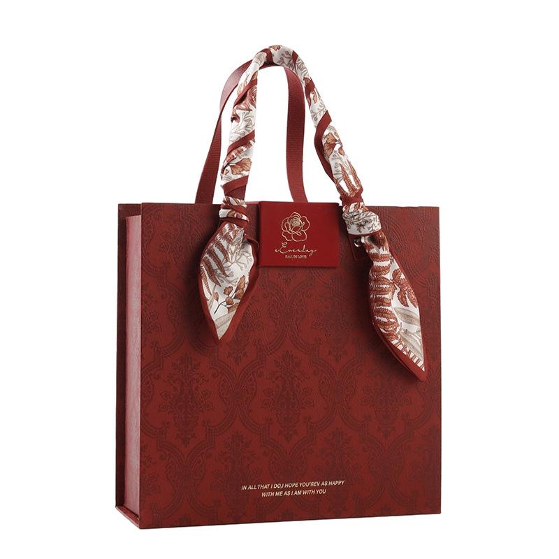 Luxury Wedding Gift Box: Red Bridal Handbag & Bridesmaid Souvenir