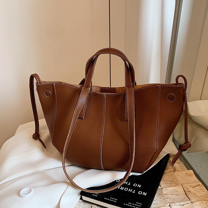 

Women s 2024 Retro Large-Capacity Tote: Versatile Casual Commute Shoulder Handbag