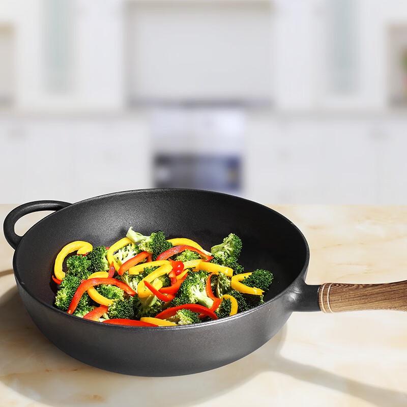 Jill May 32CM Cast Iron Stir-Fry Wok with Wooden Lid