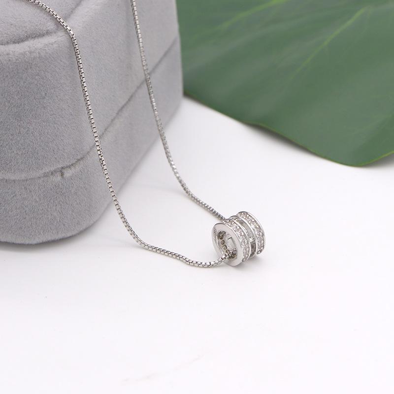 925 Sterling Silver Roman Numeral Circle Pendant Necklace – High-End, Light Luxury Design Clavicle Chain.