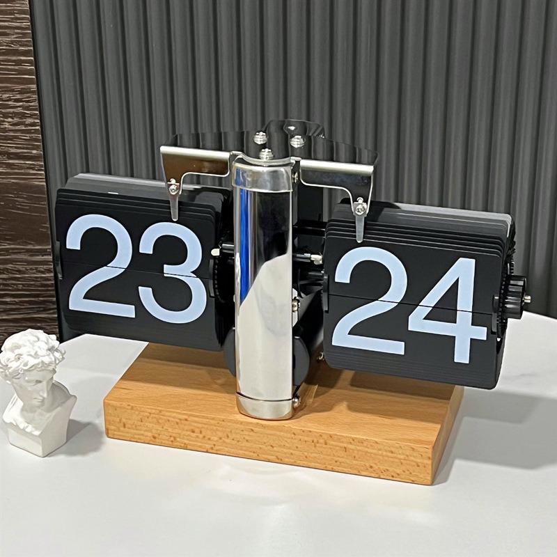 MiaoKe Retro Automatic Walnut Flip Clock: Simple Desktop Decor