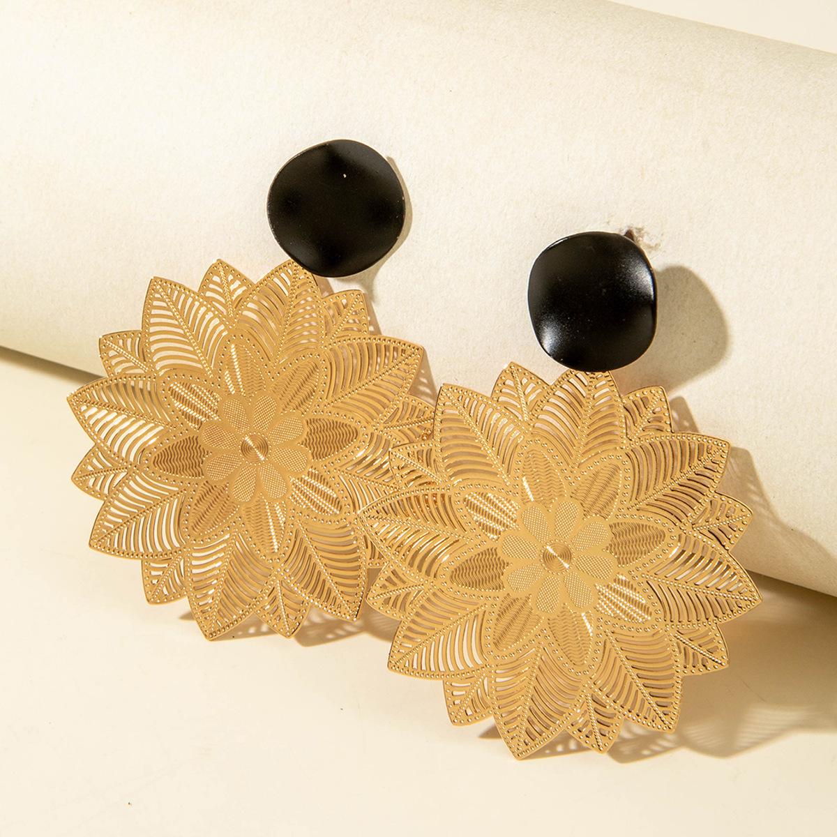 

Fashion Hollow Out Metal Statement Earrings Large Geometric Design Lightweight Durable Accessories for Women and Girls One Size золотой