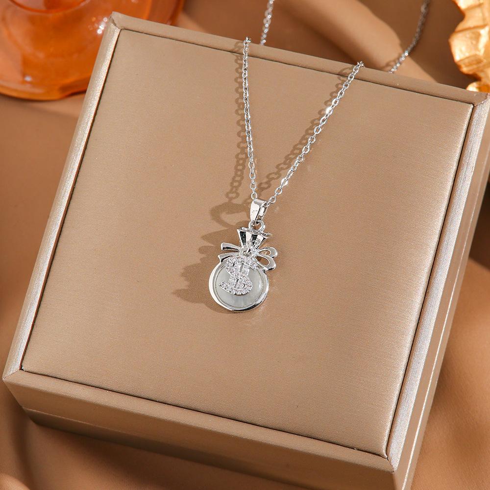 Four Leaf Clover Pendant Necklace For Women Fashionable Zircon Crystal Adjustable Chain Delicate And Versatile Jewelry