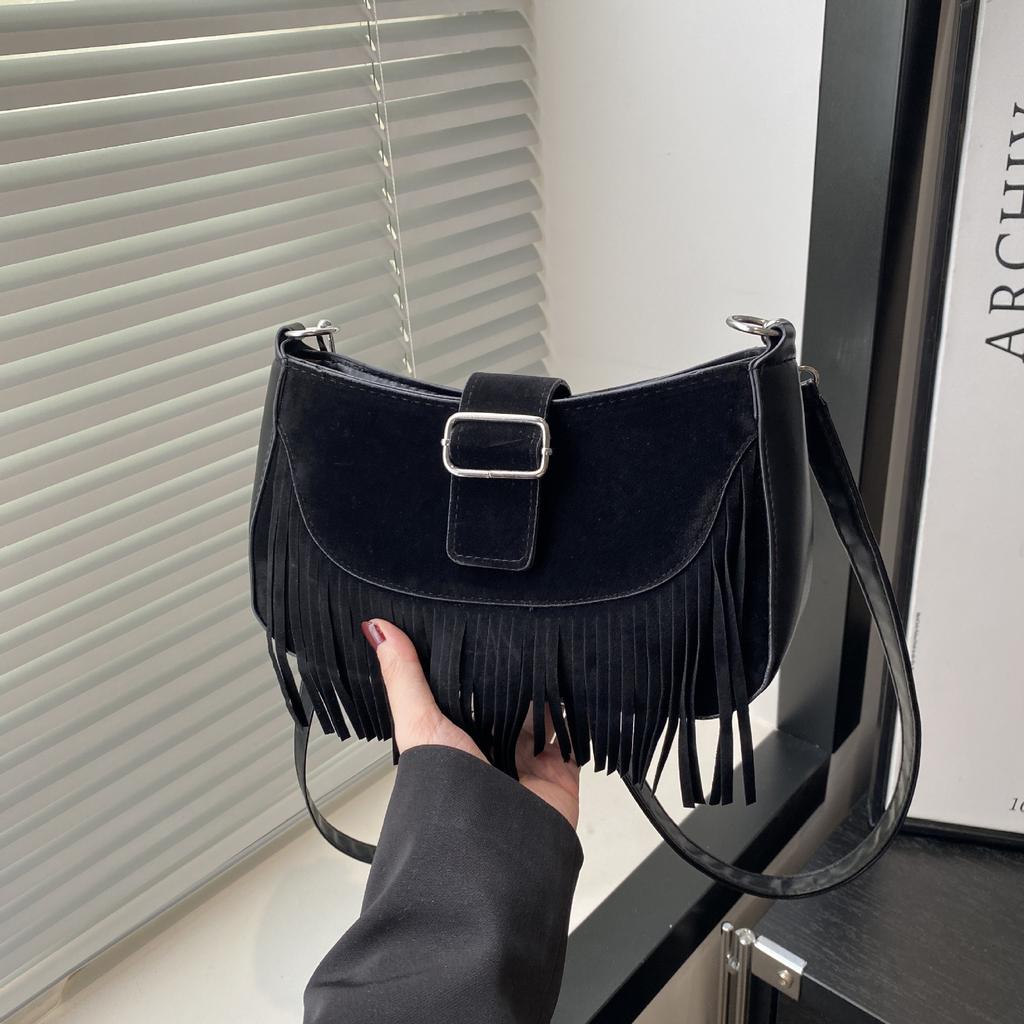 Premium retro matte fringed bag autumn new fashion versatile saddle bag trendy women's shoulder messenger bag