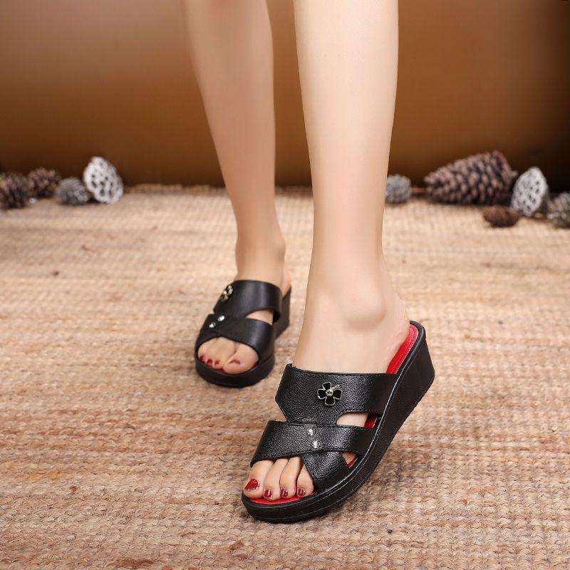 Women's Summer Soft Sole Wedge Heel Slippers - Fashionable Non-Slip for Middle-Aged Moms