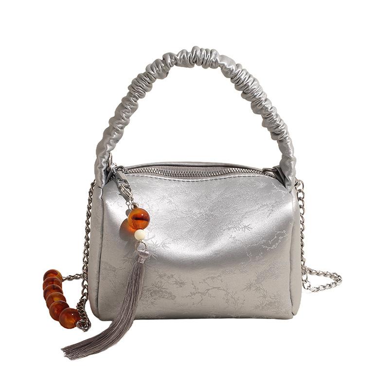 

Fashion pleated handbag women s bag spring new pillow bag simple shoulder messenger bag