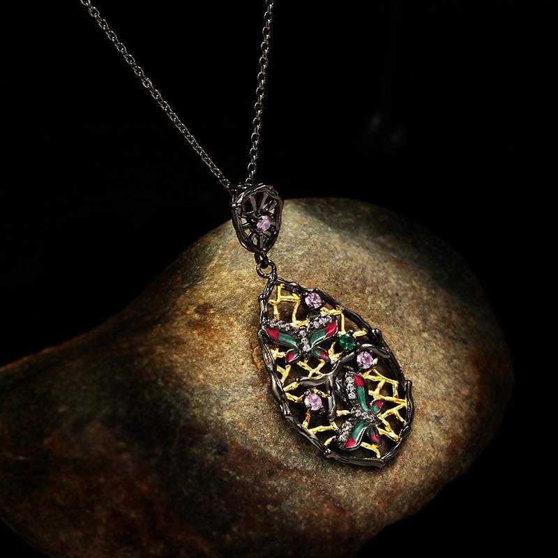 Vintage Hollow Colored Zircon Black Gold Pendant Butterfly Dragonfly Necklace Clavicle Chain High Jewelry Wedding Accessories
