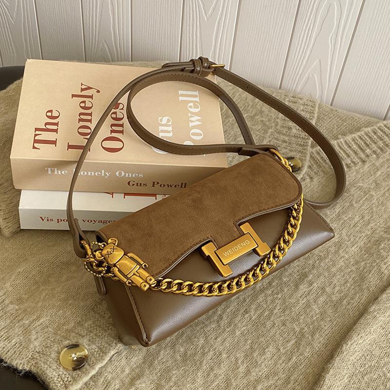 

2025 new high-end chain underarm bag versatile portable messenger bag retro bag Korean version small square bag коричневый