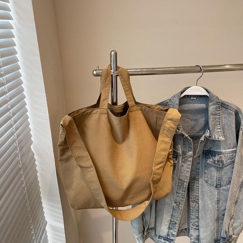 Large-capacity Casual Tote Bag Women's New Versatile and Lightweight Shoulder Messenger Bag Class Commuter Bag