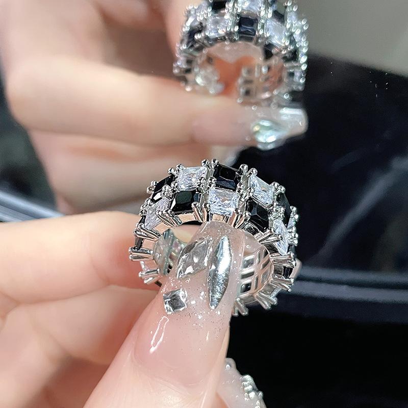 Niche Design Checkerboard Zircon Ring Retro Light Luxury High-End Ring Love Open Index Finger Ring