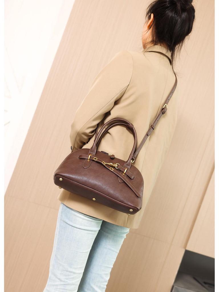 2024 Women's Retro High-end Fashion Tote: Trendy, Versatile Underarm Shoulder and Commuter Bag