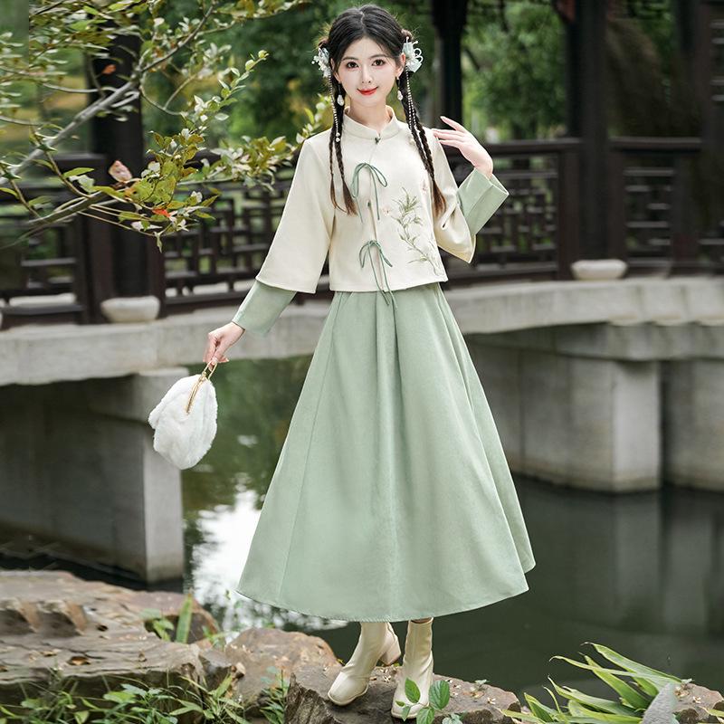 Spring/Autumn Retro Chinese Embroidered Tang Suit: Stand-up Collar, Tie-up Han Element, Improved Hanfu Two-Piece Tea Set