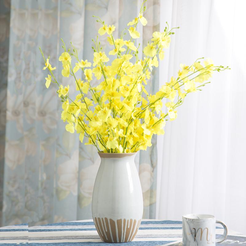 Modern Minimalist Ceramic Vase for Creative Floral Displays
