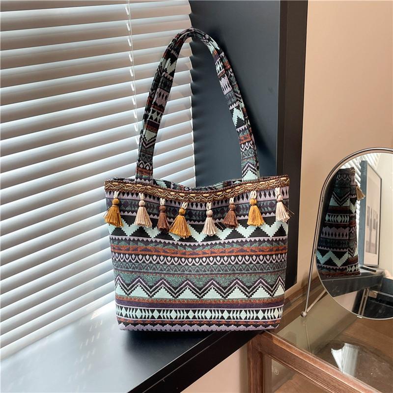 2025 Spring New Tassel Women's Bags Fashionable Ethnic Style Contrasting Colors Large-capacity Niche Women's Bags Shoulder Bags Tote Bags
