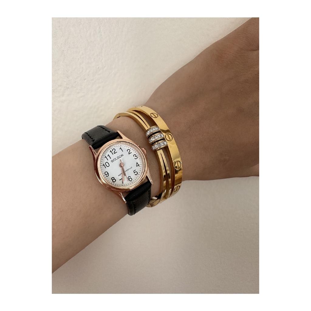 Armbanduhr im Vintage-Stil mit Lederarmband