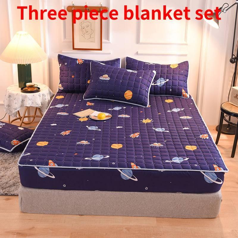 Moderne, vereinfachte Bettdecke mit Baumwollfüllung und rutschfesten Rändern für das Bett