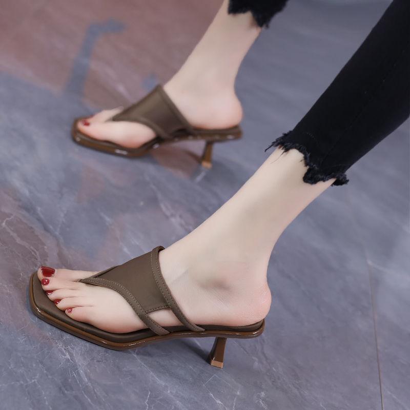 French outerwear toe flip-flops women 2025 summer new middle heel not tired feet brown thin heel versatile cool slippers