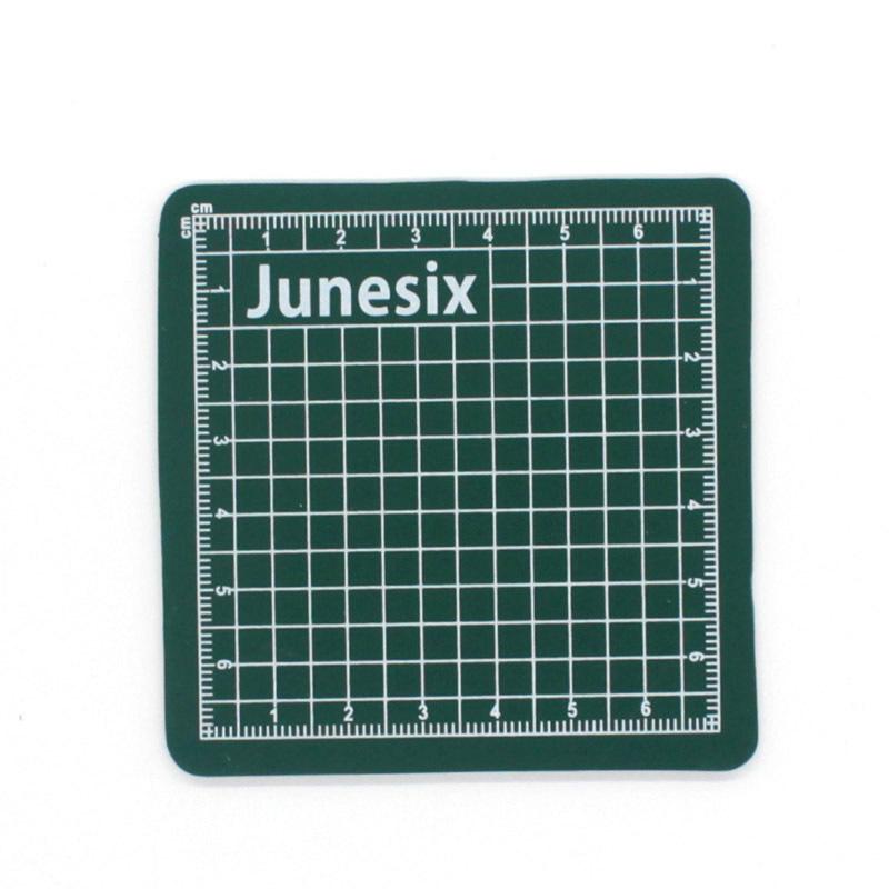 

1 шт. 8*8 см Цветные мини-коврики для резки для детского творчества, гравировки, штамповки, бумажная подложка, настольная защитная доска, художественные школьные принадлежности зелёный