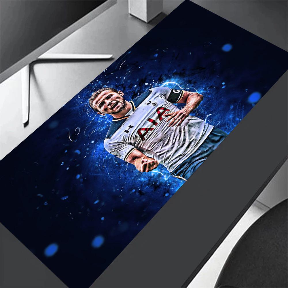 Fußballspieler Action Gaming Mauspadd Keyboardpad HD-Druck Schreibtischpad Rutschfeste Gummirückseite Geeignet für Büro Gaming PC Laptop