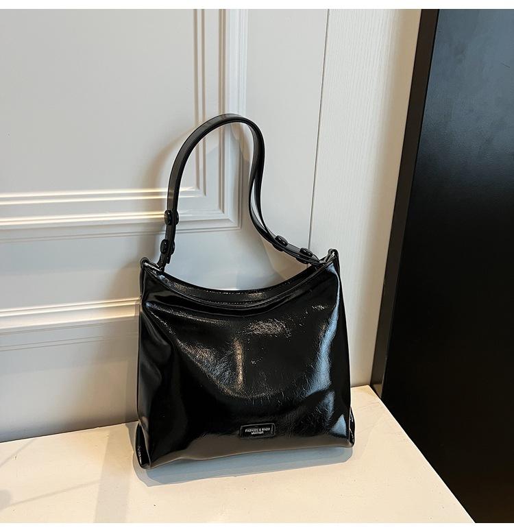 

Female college student bag commuter tote bag crossbody large capacity new simple versatile shoulder bag чёрный